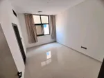 للايجار السنوي شقة فاخرة بغرفتي نوم مع سطح خاص : Image 5