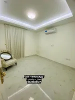 ملحق بمدينة العين منطقه الشعيبه الروضه الشرقيه يتكون من ثلاث غرف نوم ماستر وصاله ومطبخ خارجي مع غرفه خادمه وحوش موقف سياره خاص مظله : Image 4