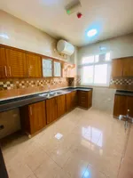 شقة للإيجار في الجيمي, Al Ain : Image 1