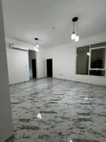 شقة للإيجار في الشامخة, ابوظبي : Image 1
