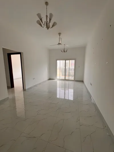 شقة غرفتين وصالة وبلكونة بناية جديده ثاني ساكن : Image