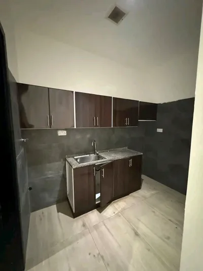 للايجار مدينة الرياض جنوب الشامخه شقق غرف و صاله ومتوفر ملاحق غرفه وصاله حمامين واستديوهات عوائل : Image