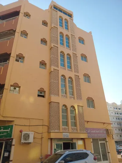 🏢 بناية للبيع – فرصة استثمارية مميزة بدخل 9 % : Image