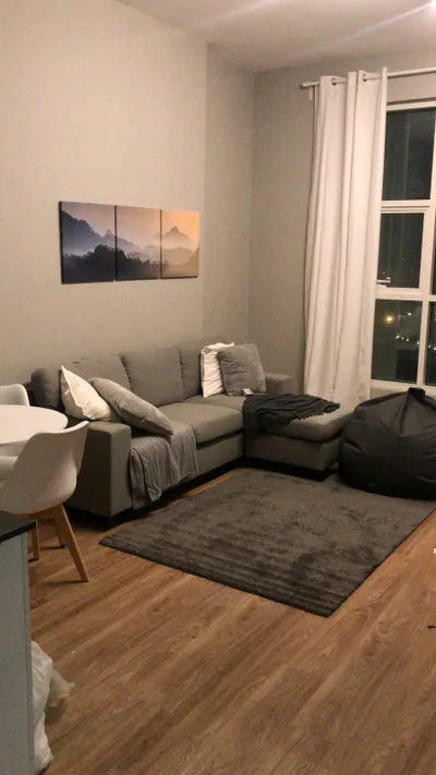 غرفه وصاله ومطبخ و 2 حمام و بلكونه للبيع بالتقسيط بابراج الستي تاور عجمان : Image