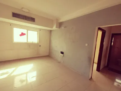 شقة للإيجار في منطقة النباعة : Image