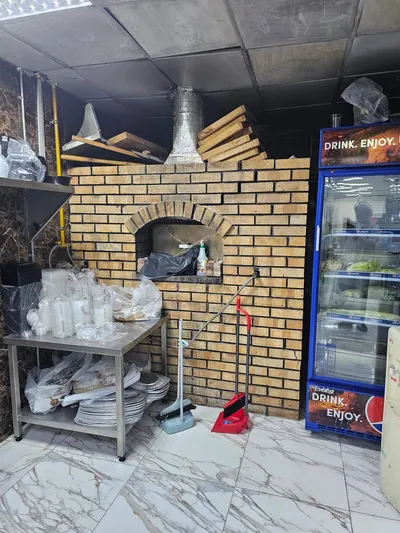 فرصة مميزة لمشروعك مع توفر جميع الخدمات والمعدات والعمال في موقع مميز وبدخل عالي جدا : Image