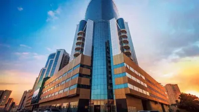 شقه غرفه وصاله في ابراج الاورينت باطلاله بحريه كامله : Image