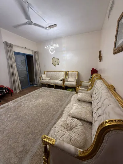 غرفه وصاله ابراج الخور للبيع منطقة الراشديه 1 بعجمان : Image