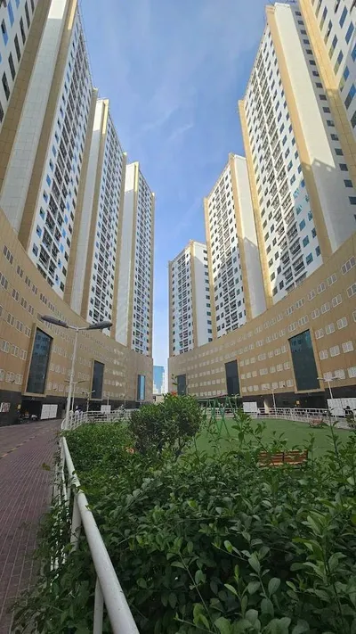 ✨ فرصة مميزة للإيجار السنوي في ابراج اللؤلؤة عجمان – الراشدية 1 ✨ : Image