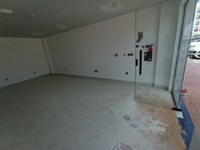 محل بموقع مميز على شارع رئيسى بمنطقة العالية : Image