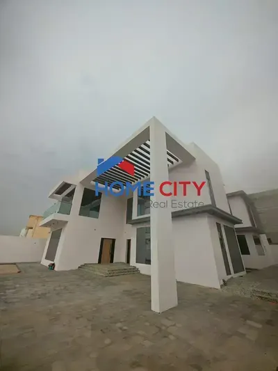 للإيجار: فيلا فاخرة بتصميم عصري وتشطيبات فائقة الفخامة : Image