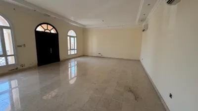 فيلا مستقله حوش كبير 6 غرف نوم ماستر : Image