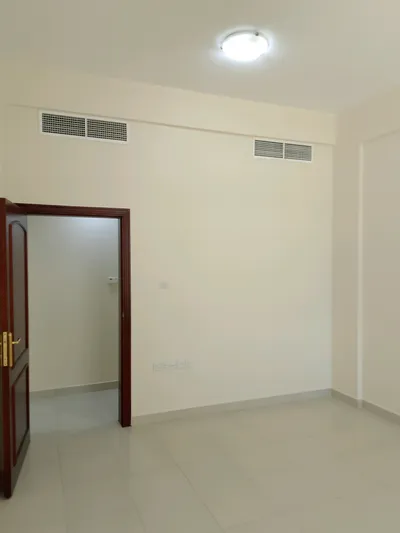 غرفتين ومجلس المعترض : Image