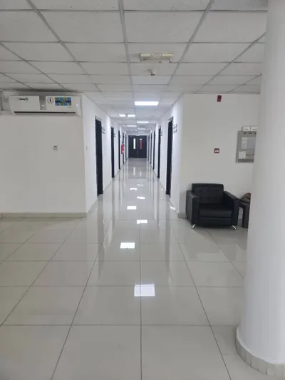 سكن عمال جاهز لاستيعاب أعداد كبيرة بموقع حيوي مناسب للشركات والمؤسسات : Image