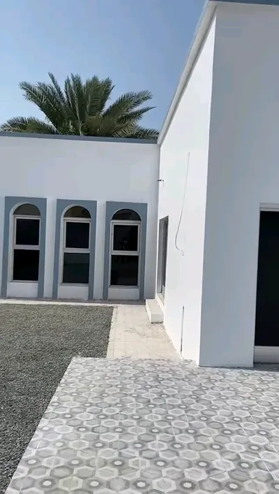 شارع قار - سكني او استثماري - مصين بالكامل : Image
