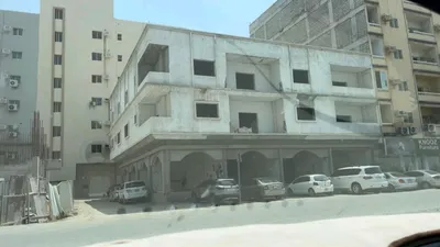 بناء سكني تجاري للبيع : Image