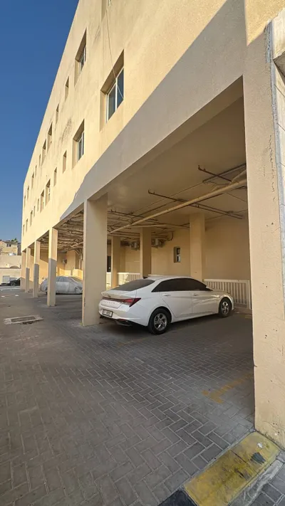 للبيع بناية سكنية بمنطقة ميسلون حي الشرق الشارقة : Image