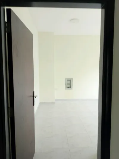 شقة للإيجار في بوطينة, الشارقة : Image