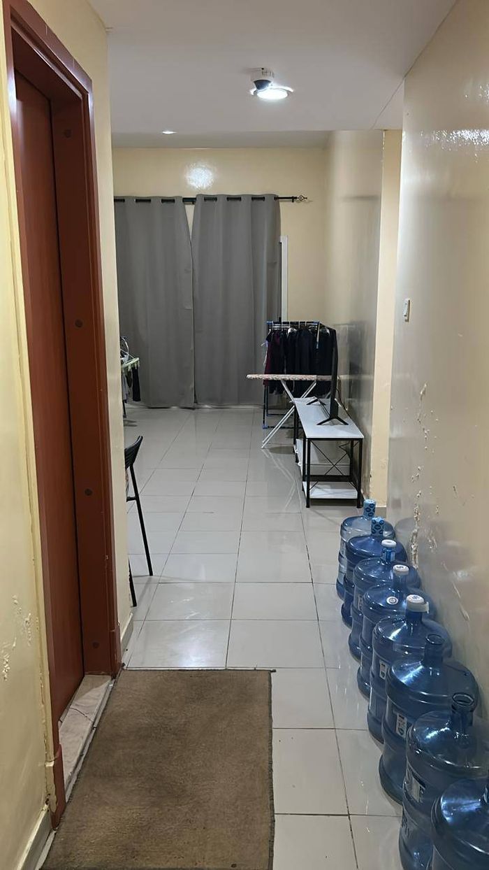 🏢 شقة 3 غرف نوم للبيع مع موقف سيارات 📍 الموقع: عجمان - أبراج اللؤلؤة : Image 1