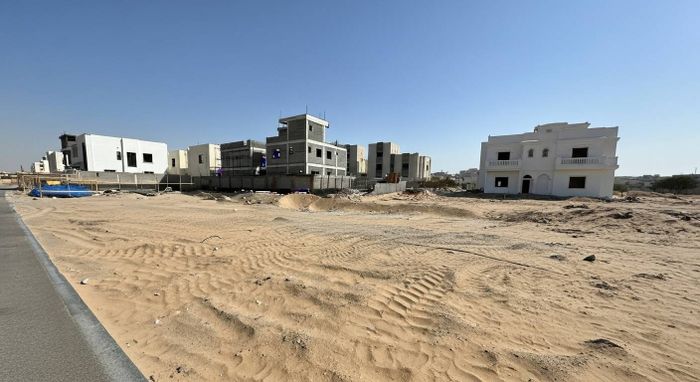 للبيع أرض تاون هاوس مساحة 190 متر  في الزاهية – عجمان : Image 1