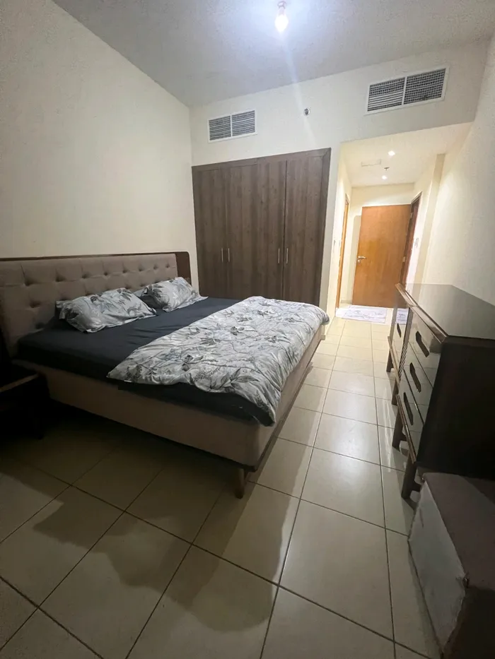For rent a monthly furnished apartment with two rooms and a hall, 3 bathrooms, built-in closets, including bills : Image 1