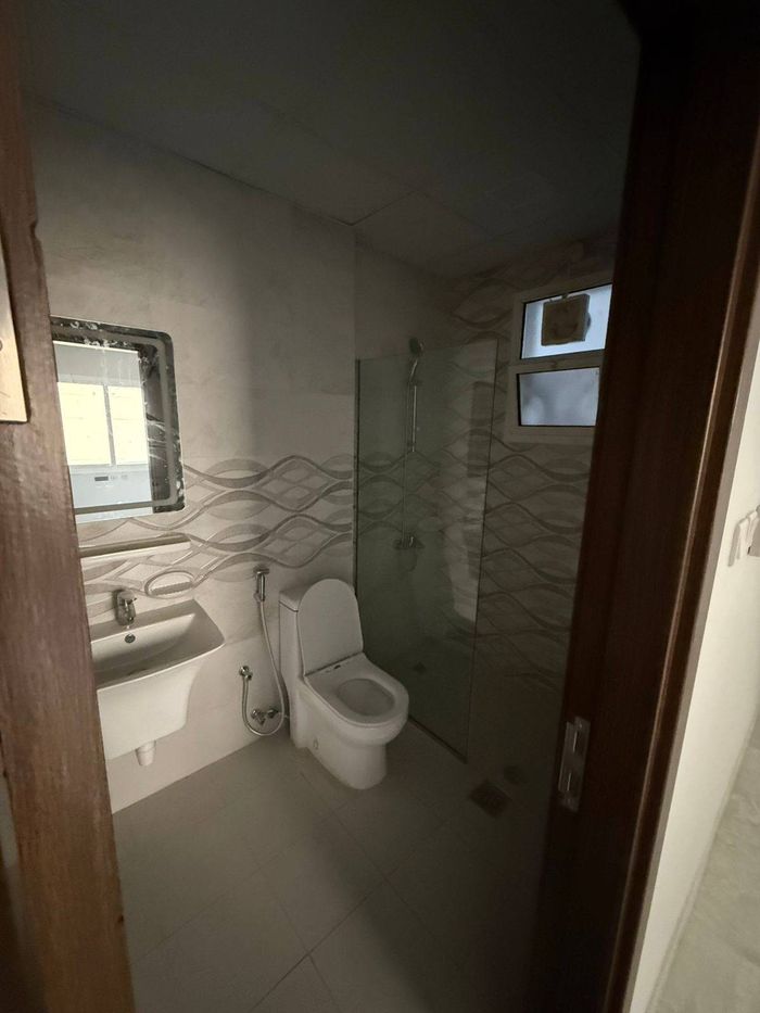 غرفتين وصاله الروضه 2 مع بلكونه 3حمام اول ساكن : Image 1