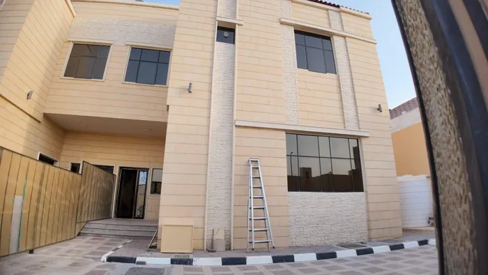 Villa for rent in East Rawdha : Image 1