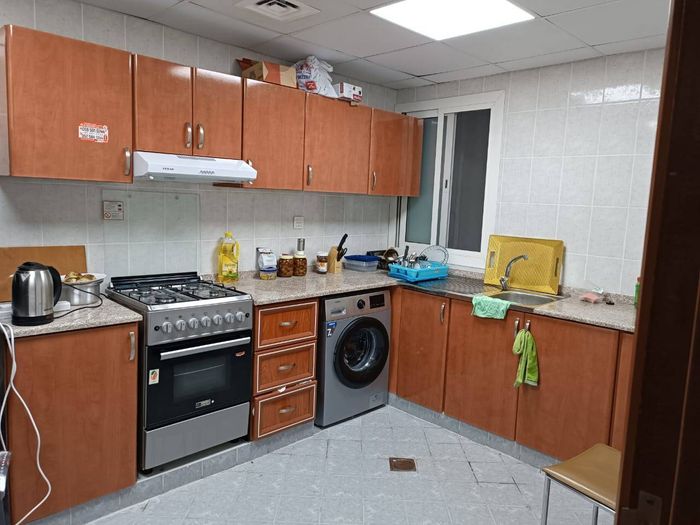 غرف و صاله للبيع في ابراج الاورينت تاور دفعه اولي 120 الف درهم : Image 1