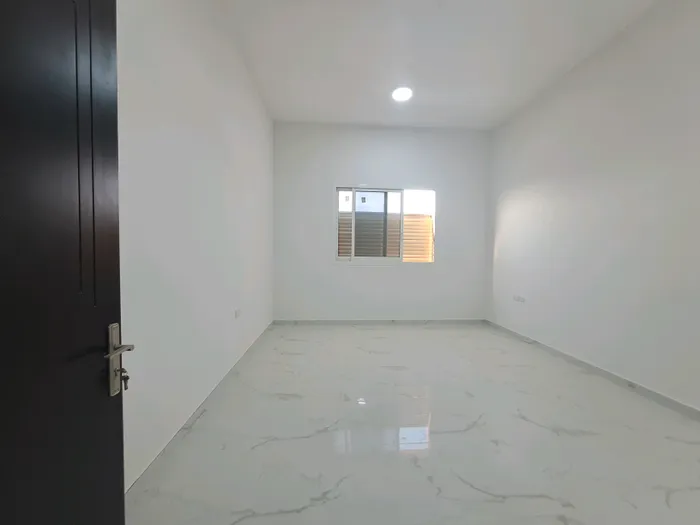 Apartment for rent with private entrance in Al Shamkha : Image 1