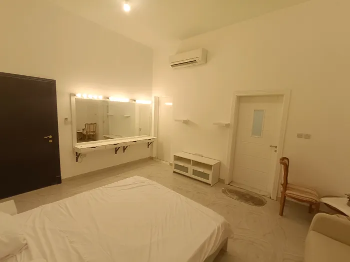 For rent a furnished studio in Al Shamkha City : Image 1