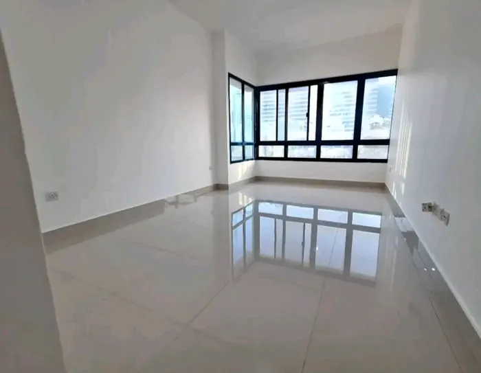 Apartment for rent in Abu Dhabi, Al Muroor Street
It consists of
Two rooms and a very spacious hall with super lux finishing after maintenance
With a large balcony in the kitchen
The master bedroom has large areas
Regular kitchen and 2 regular bathro : Image 1