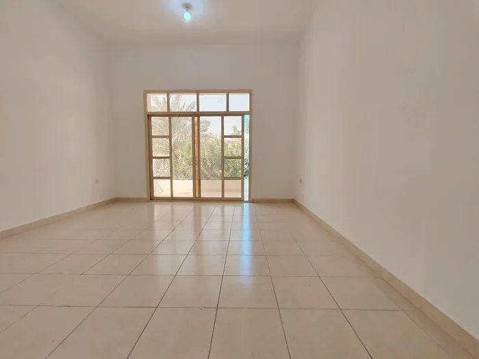 استديو مع بلكونه للايجار بمدينة أبوظبي (المشرف) موقع مميز قريب من الخدمات. : Image 1