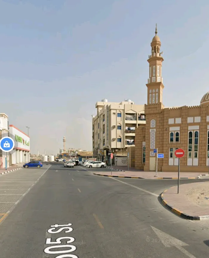 ارض تجارية كورنر مقابل داي تو داي بجوار المسجد ثالث قطعه من الشارع العام : Image 1