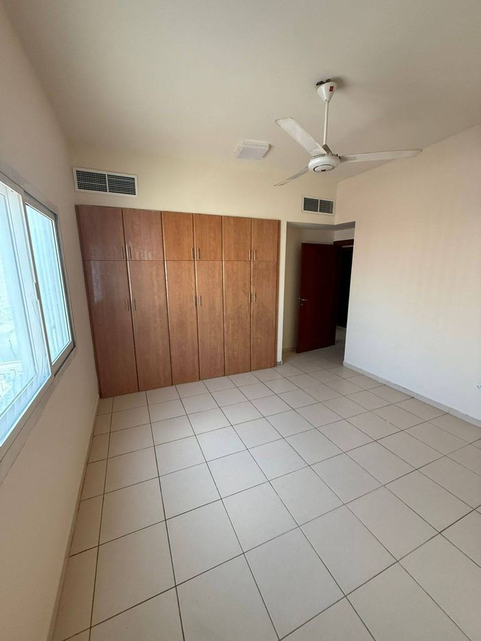 غرفتين وصاله مع خزان حائط وبلكونه مع 2 حمام : Image 1