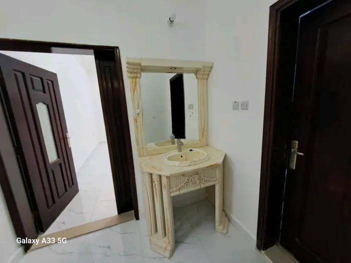 ملحق للإيجار فى أبوظبي الشامخة : Image 1