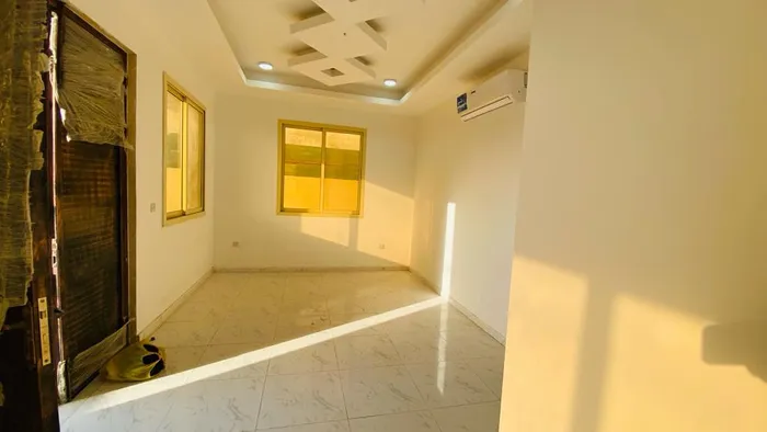 Villa for annual rent in Ajman Al Yasmeen : Image 1