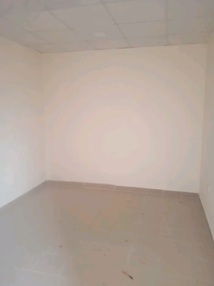 للبيع فيلا سكنية بمساحة كبيرة الهيلي الخليف : Image 1