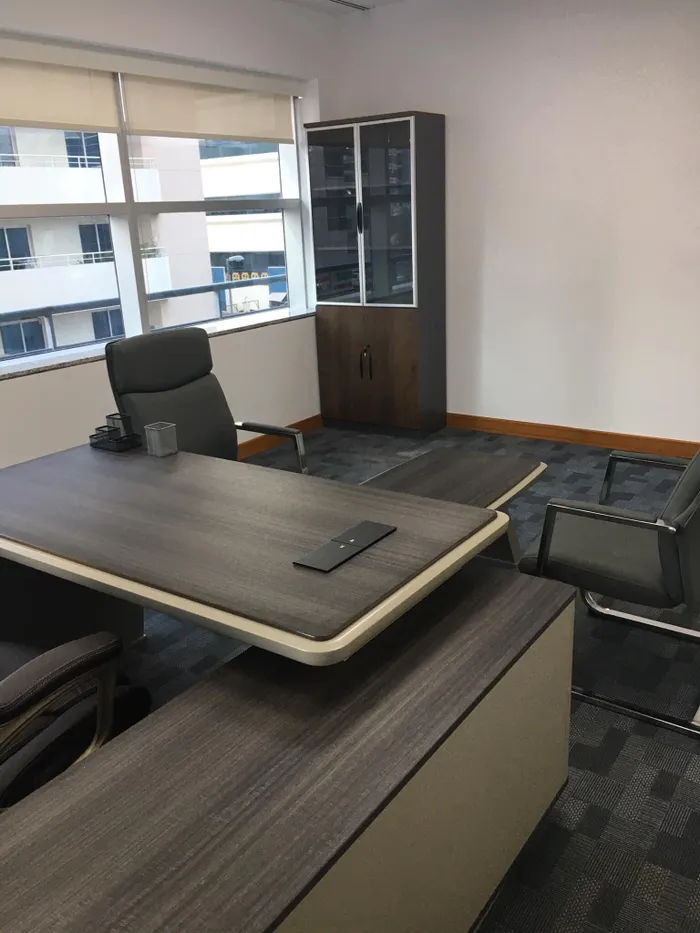 مكتب للإيجار داخل بزنس سنتر في ديرة دبي : Image 1