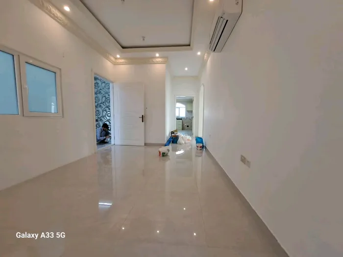 شقة للإيجار فى أبوظبي جنوب الشامخة مدينة الرياض : Image 1