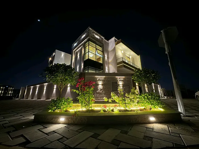 للبيع فيلا في ارقى وافخم مناطق عجمان فيلا كورنر مع مسبح تملك حر لجميع الجنسيات السعر شامل رسوم التسجيل : Image 1