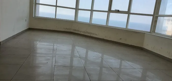 للايجار شقه غرفتين وصاله علي  الكورنيش مباشره : Image 1