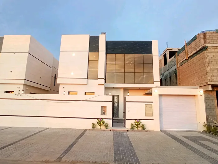 For sale a villa in the Bahia area with air conditioners, freehold for all nationalities, suitable for bank financing without an initial payment : Image 1