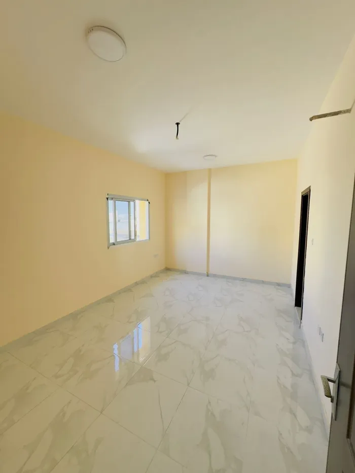 شقه للايجار في الجرف : Image 1