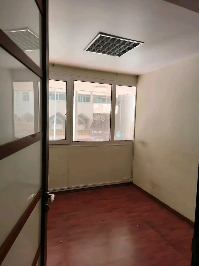 Ground floor and mezzanine shop for rent in Abu Dhabi with an area of 400 meters for a supermarket or ceramic and kitchen showrooms : Image 1