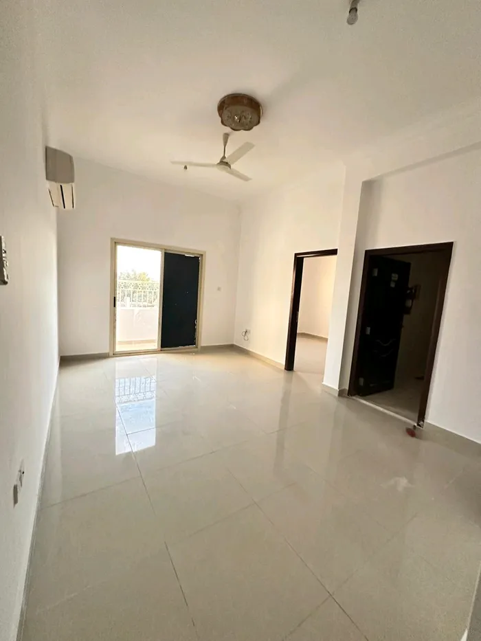 شقه للايجار سنوي رقم التواصل 0564894861 : Image 1