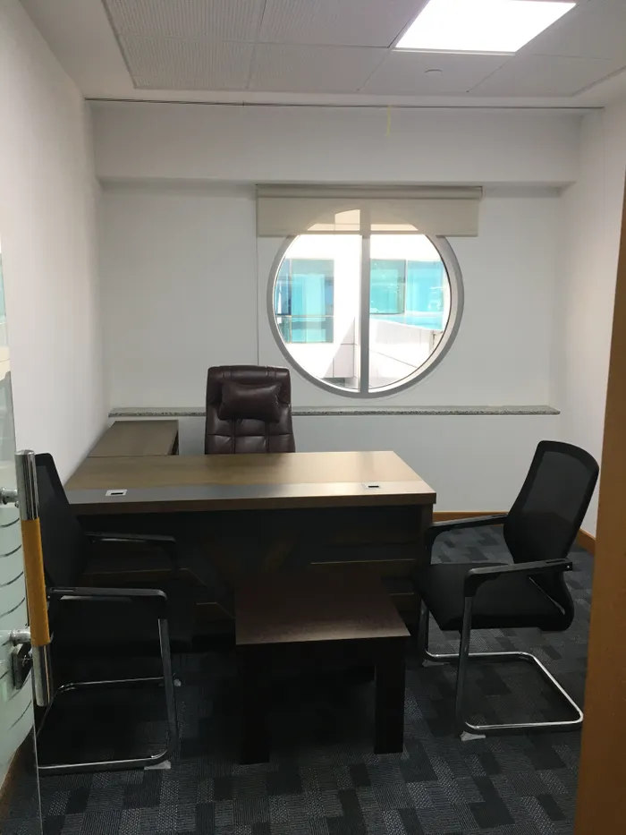 مكتب للإيجار مع ايجارى بنايه نظيفه جدا شارع بورسعيد الرئيسى فى ديره : Image 1