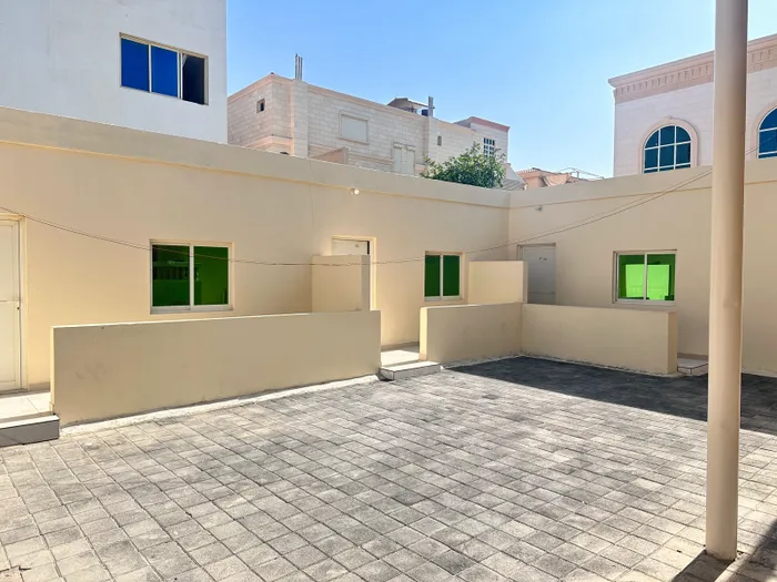 للايجار ملحق استديو بمدينة شخبوط : Image 1