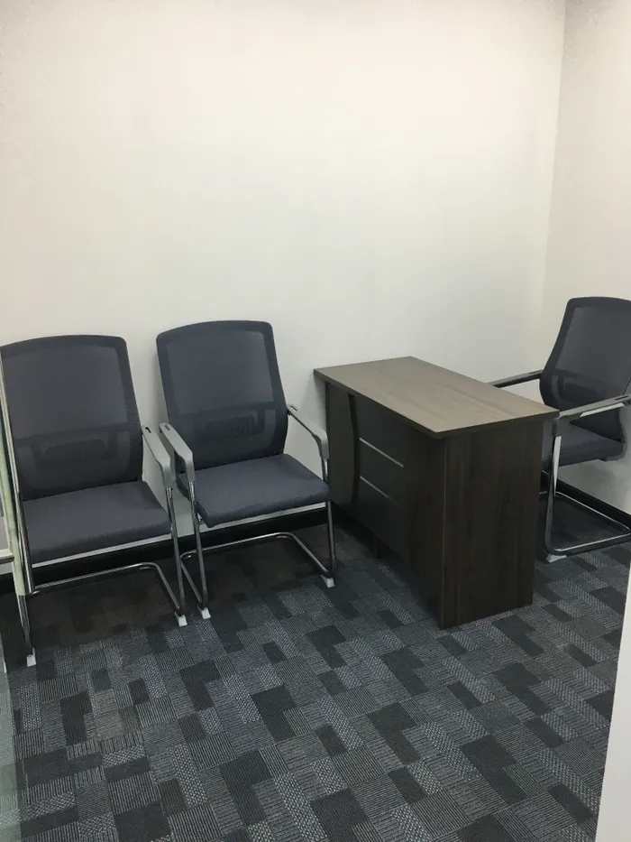 مكتب للإيجار جاهز للعمل قيمه الايجار السنوى 20 الف على 4 دفعات : Image 1