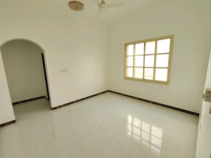 فيلا للإيجار في المويهات متكونه من 5 غرف حمام ماستر ومجلس وصاله كبيره بأسعار مناسبة للجميع وقريبة من مخرج : Image 1