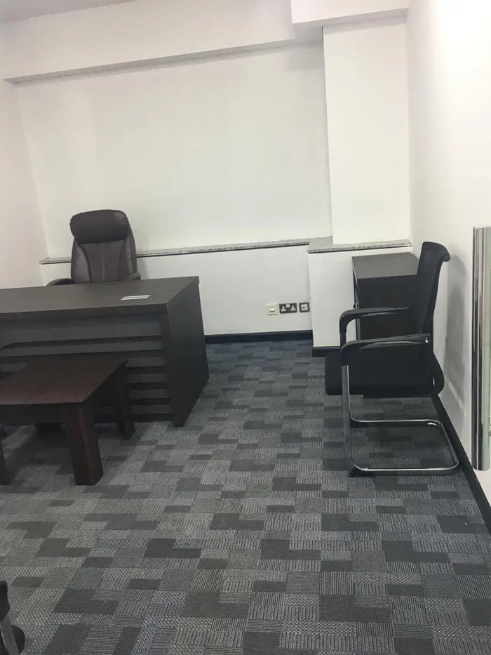Office for rent inside the business center in Deira, in an excellent location : Image 1